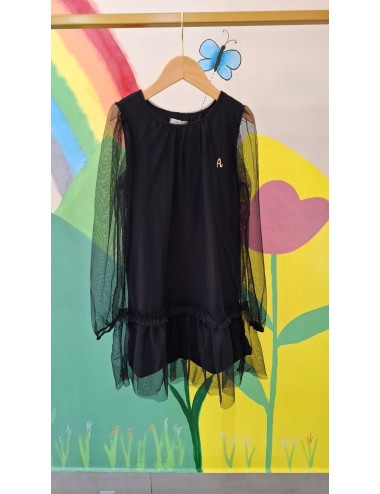 Vestido Infantil Preto com Mangas Transparentes e Detalhes Sofisticados