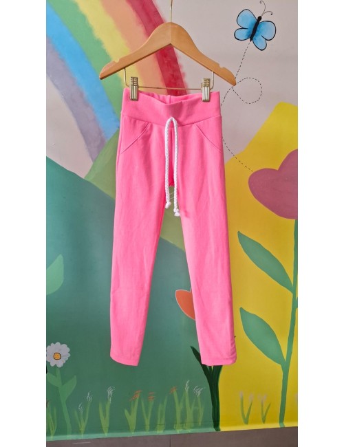 ✨ A legging perfeita pra brilhar nos dias frios chegou! ✨
