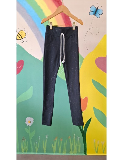 ✨ A legging perfeita pra brilhar nos dias frios chegou! ✨