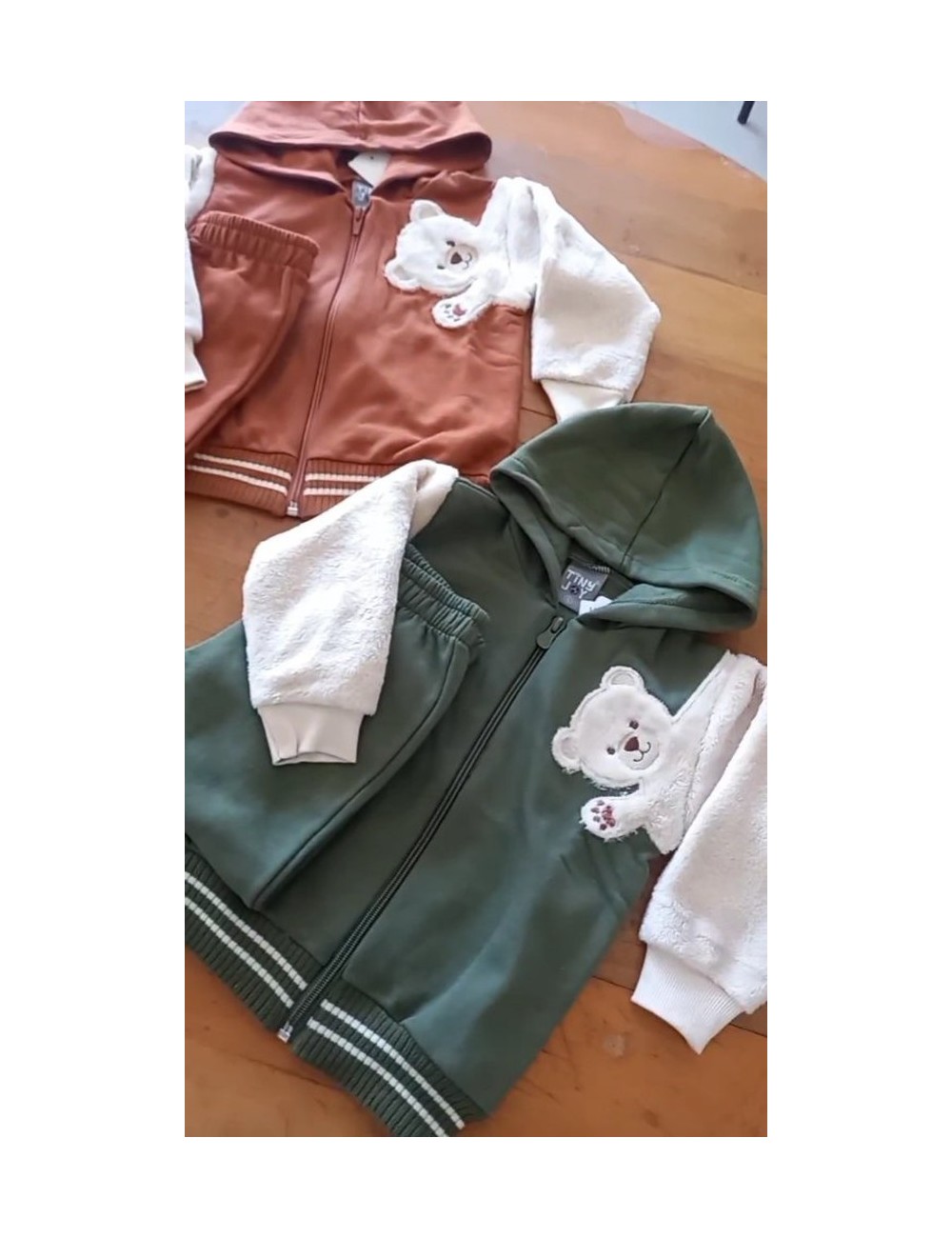Conjunto de Moletom Infantil com Estampa de Urso em Alto Felpada